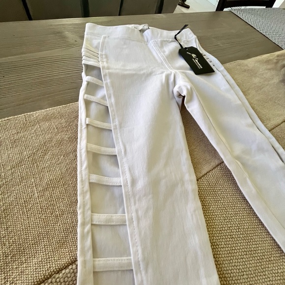 JW Maxx- Cut out legging pants- Size S in color White - Picture 4 of 7